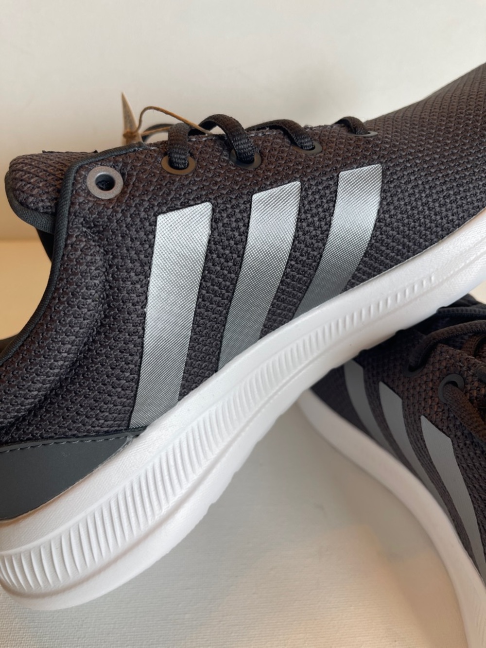 NIB ADIDAS WOMENS LITERACER CLN 2.0 SNEAKER CARBON/IRON METALLIC/CORE BLK SZ 8.5 - Picture 3 of 13